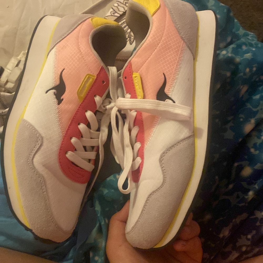 Never been worn - Picture 4 of 9